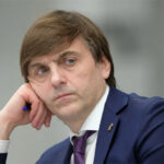 Министра «списали на берег» с тонущего корабля