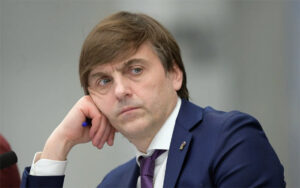 Министра «списали на берег» с тонущего корабля